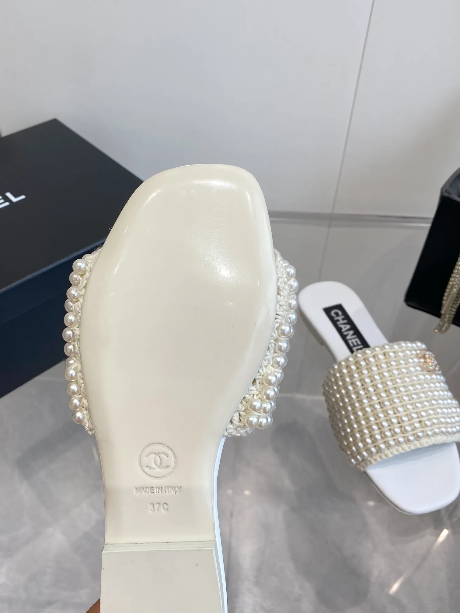 👟👟Ex-factory price 600👟👟 Chanel Xiaoxiang 2️⃣5️⃣ss spring and summer vacation pearl lazy slippers, simple and versatile, super beautiful on the feet, no matter how you look at it, they are super beautiful #仙女SLANDALS #women's sandals #Chanel #小香